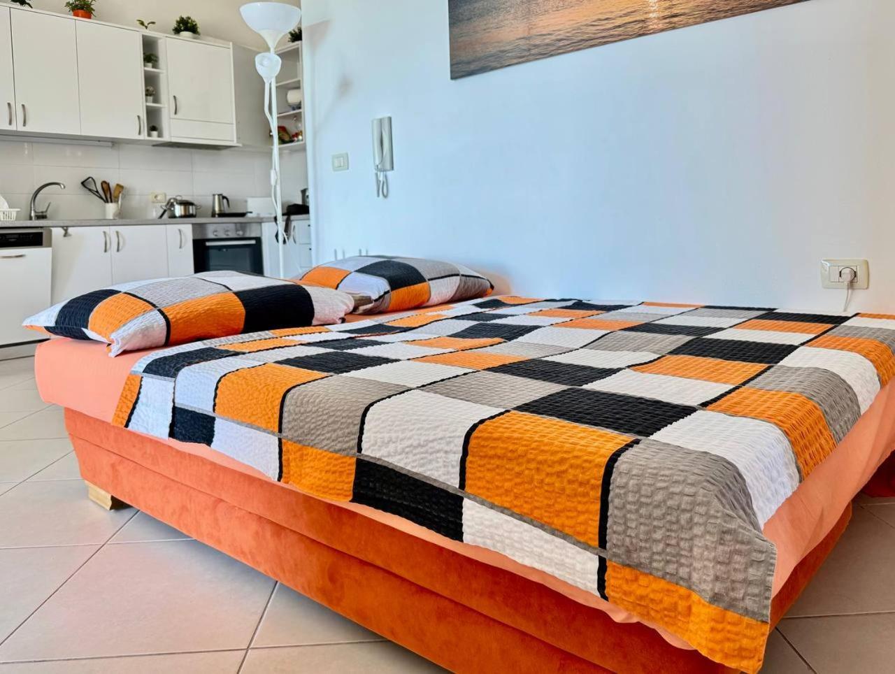 Orange Corner Apartment Sarande Ngoại thất bức ảnh
